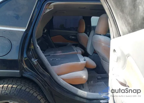 2015 Jeep Cherokee Latitude z USA, uszkodzony, nr VIN 1C4PJLCB0FW547012